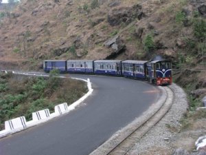 Toy-Train_Darjeeling-Himalayan-Railway