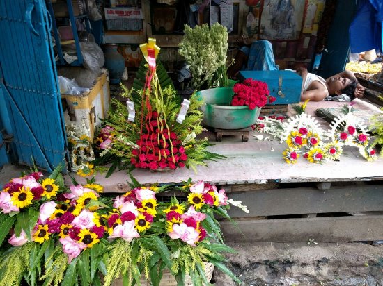 Biggest flower market in Kolkata