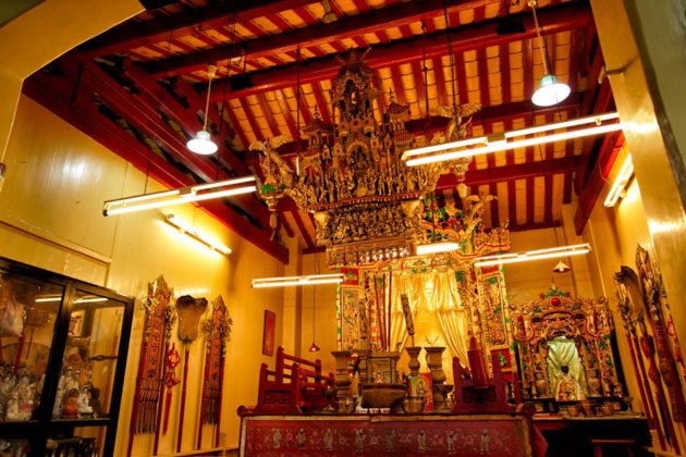 Inside the Chinese Budhhist Temple