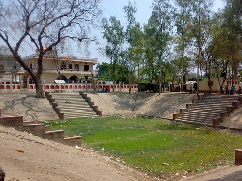 Place is the Maharajas of Hathwa- Bihar