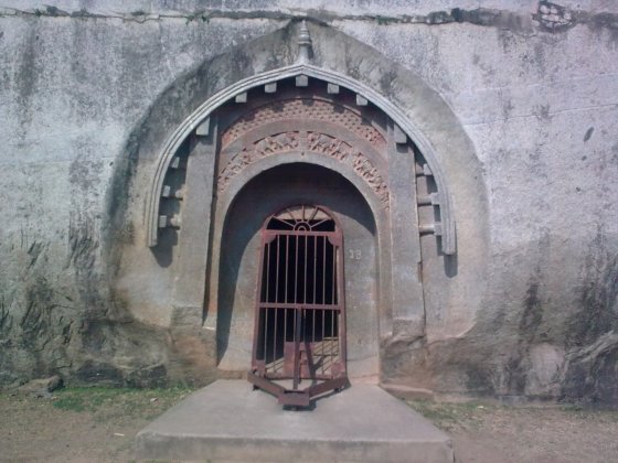 barabar-caves-gaya