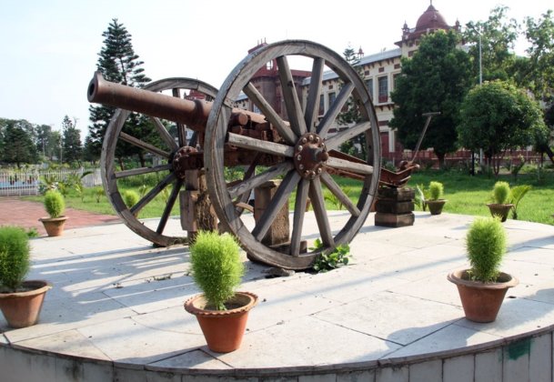 Ancient cannon in Patna Museum