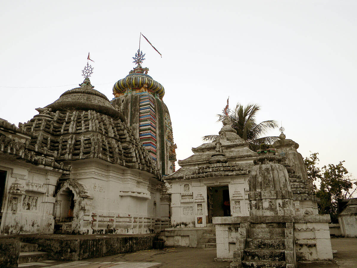 Kantilo Nilamadhaba temple